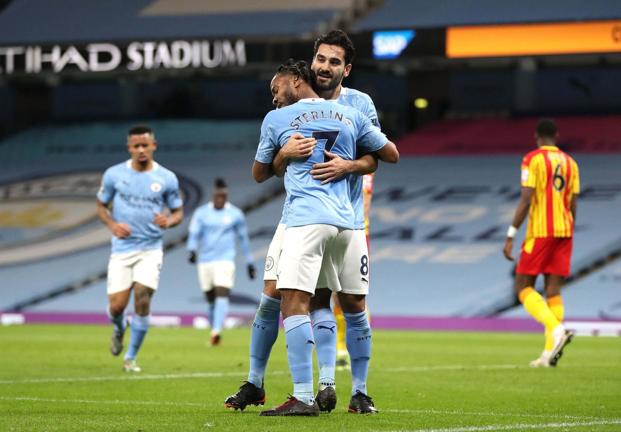 更是团队精 更是团队精